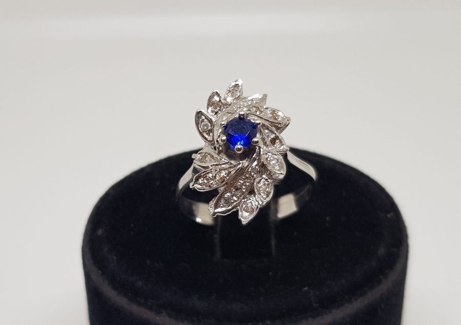 SONSUZLUK MODELİ SAFİR VE PIRLANTA TAŞLI YÜZÜK