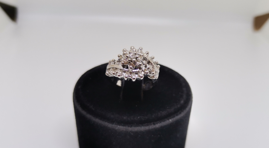 SONSUZLUK MODEL PIRLANTA TAŞLAR İLE SÜSLÜ YÜZÜK