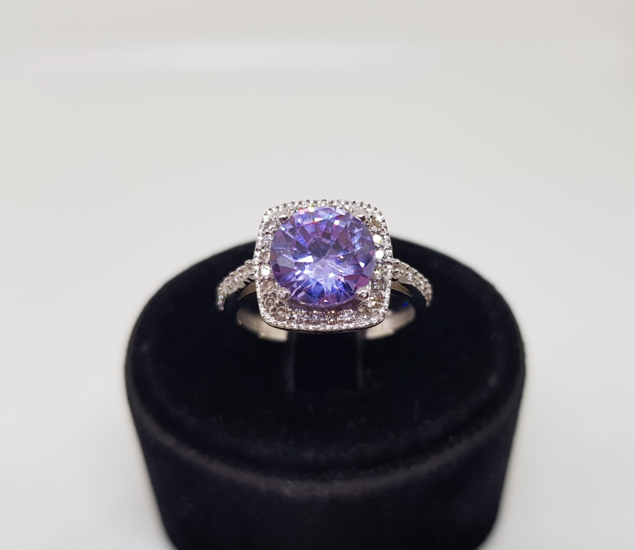 AMETİST VE PIRLANTA TAŞLI AVRUPA MODELLİ YÜZÜK