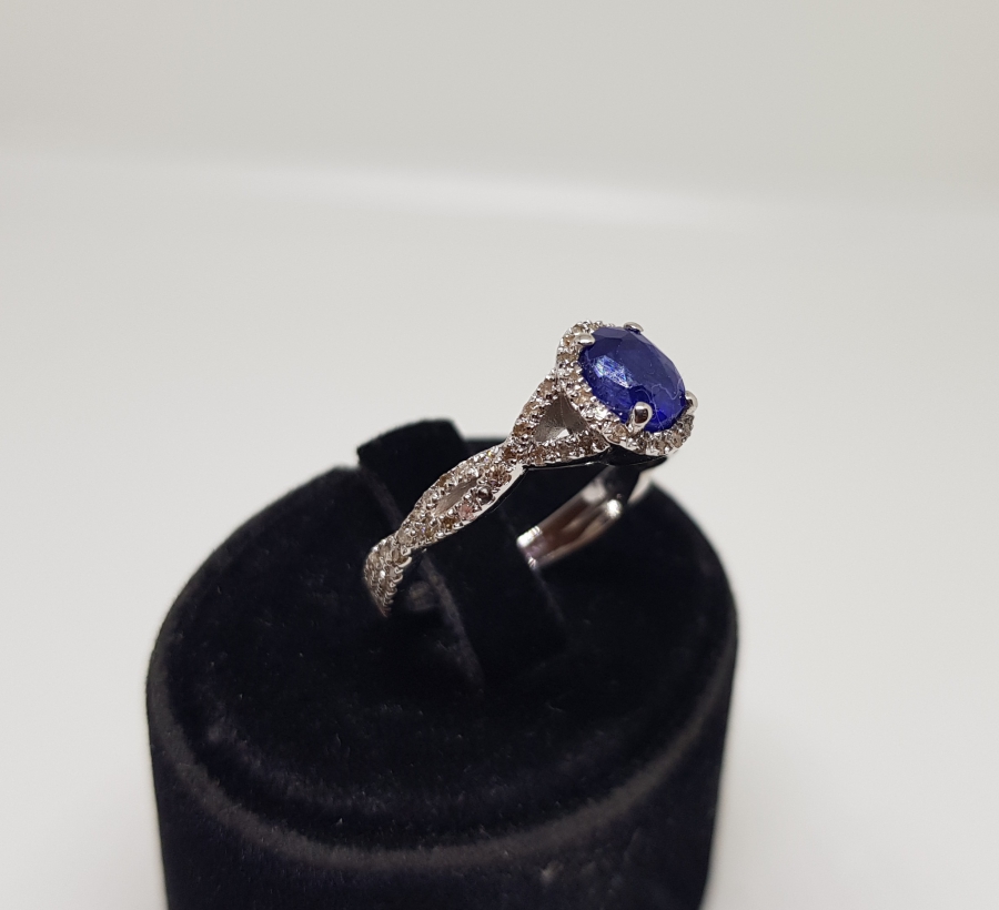 ELİPS MODEL HAS SAFİR VE PIRLANTA TAŞLI YÜZÜK