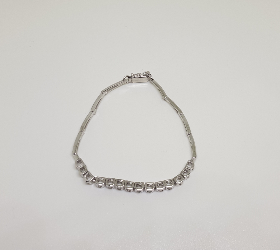 PIRLANTA TAŞLI KARE MODEL BİLEKLİK