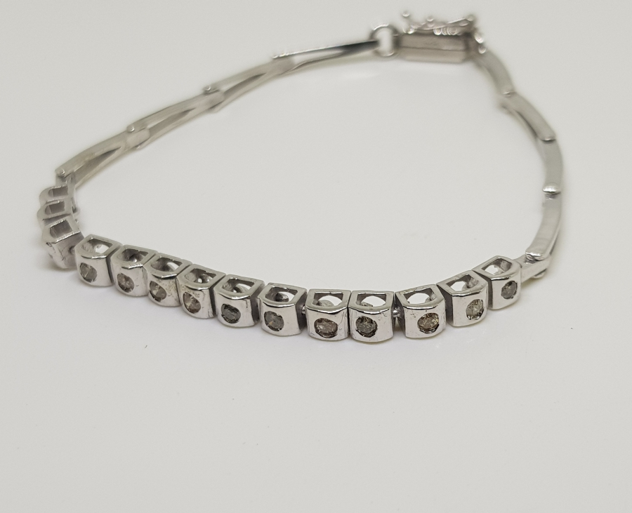 PIRLANTA TAŞLI KARE MODEL BİLEKLİK