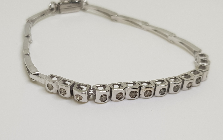 PIRLANTA TAŞLI KARE MODEL BİLEKLİK