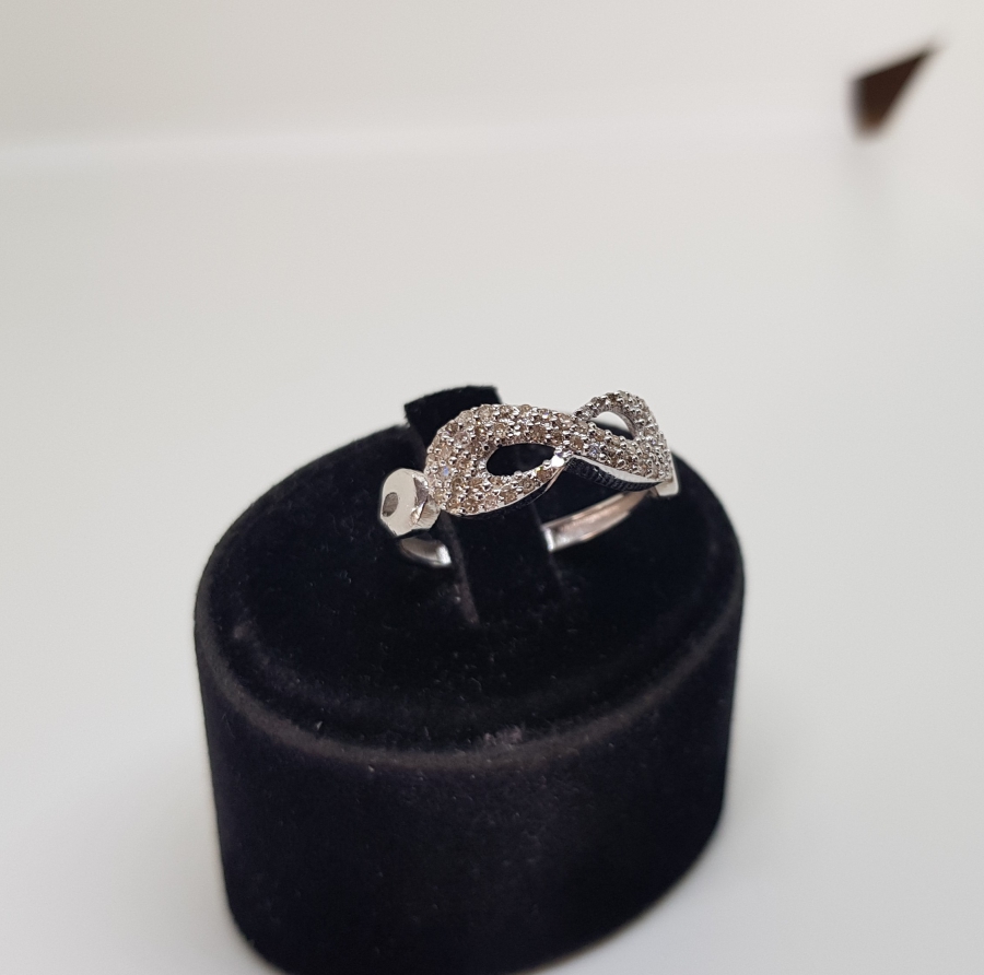 SONSUZLUK MODELLİ PIRLANTA TAŞLI YÜZÜK