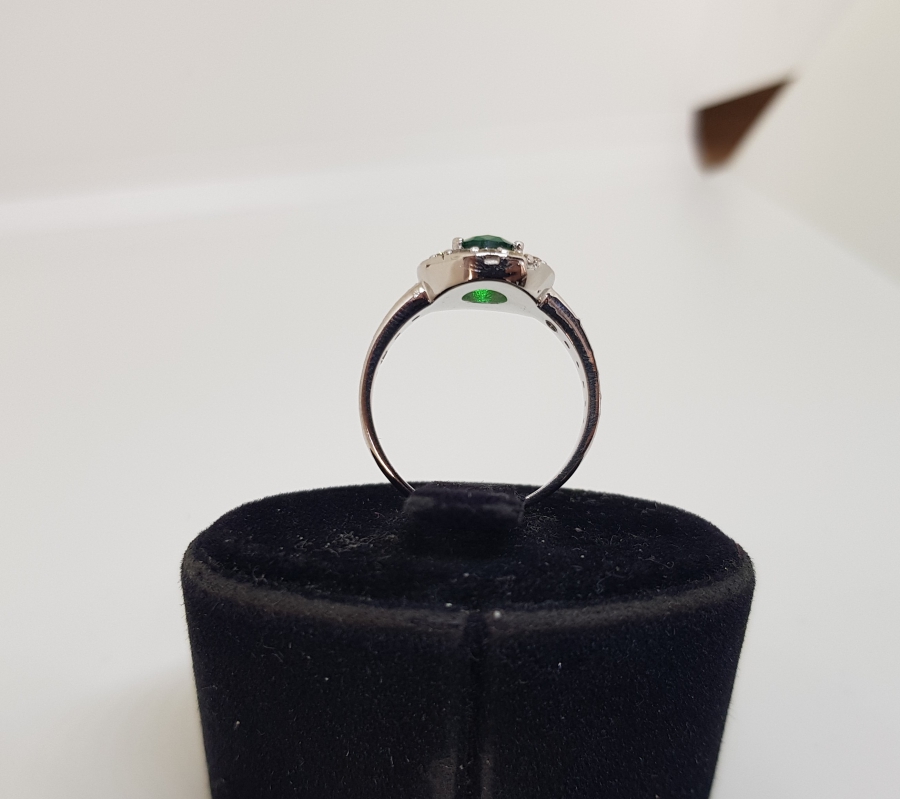 ZÜMRÜT VE PIRLANTA TAŞLI RUS KESİM YÜZÜK