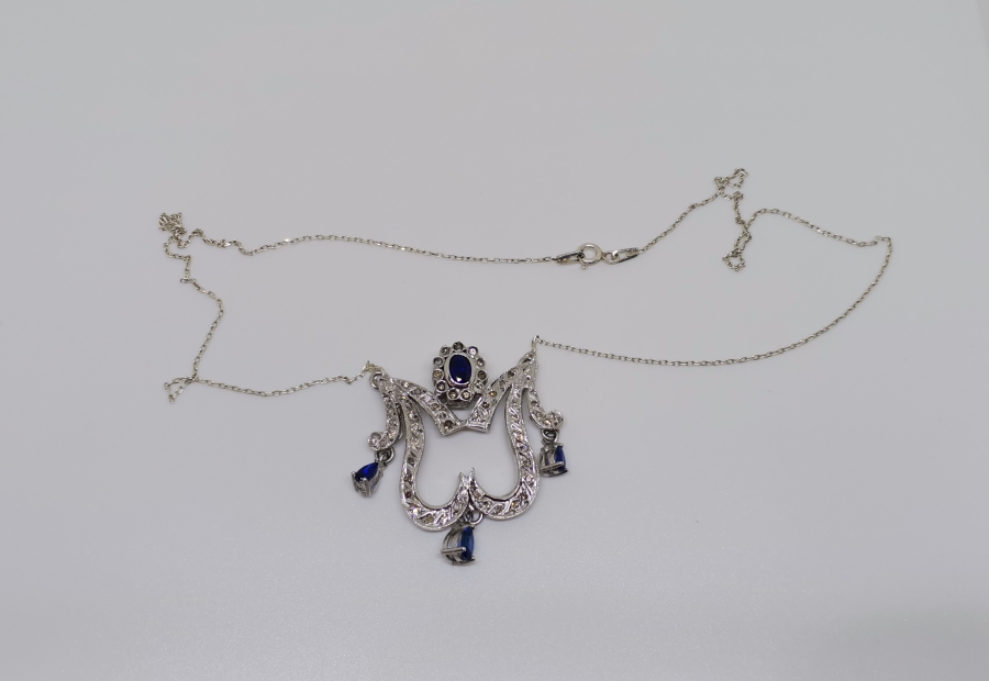 LALE MODEL PIRLANTA GERDANLIK