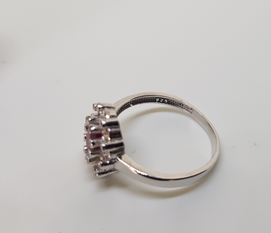 YAKUT VE PIRLANTA TAŞLI AY MODELİ YÜZÜK