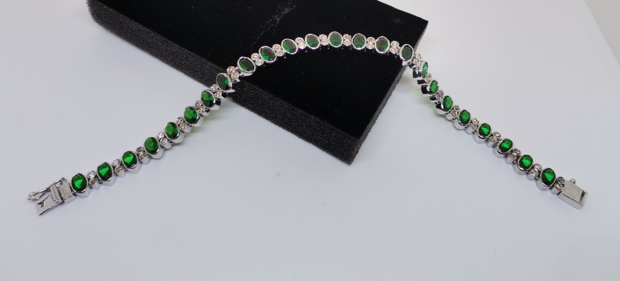 ZÜMRÜT VE PIRLANTA TAŞLI BİLEKLİK