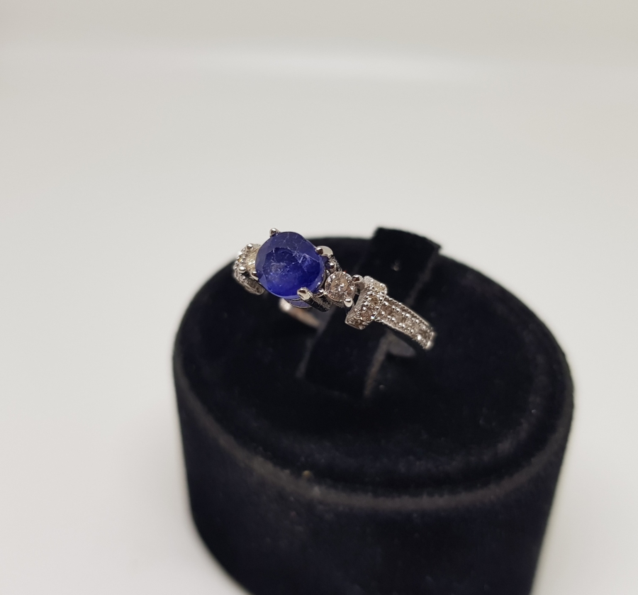 PIRLANTA VE HAS SAFİR TAŞLI OVAL MODEL YÜZÜK