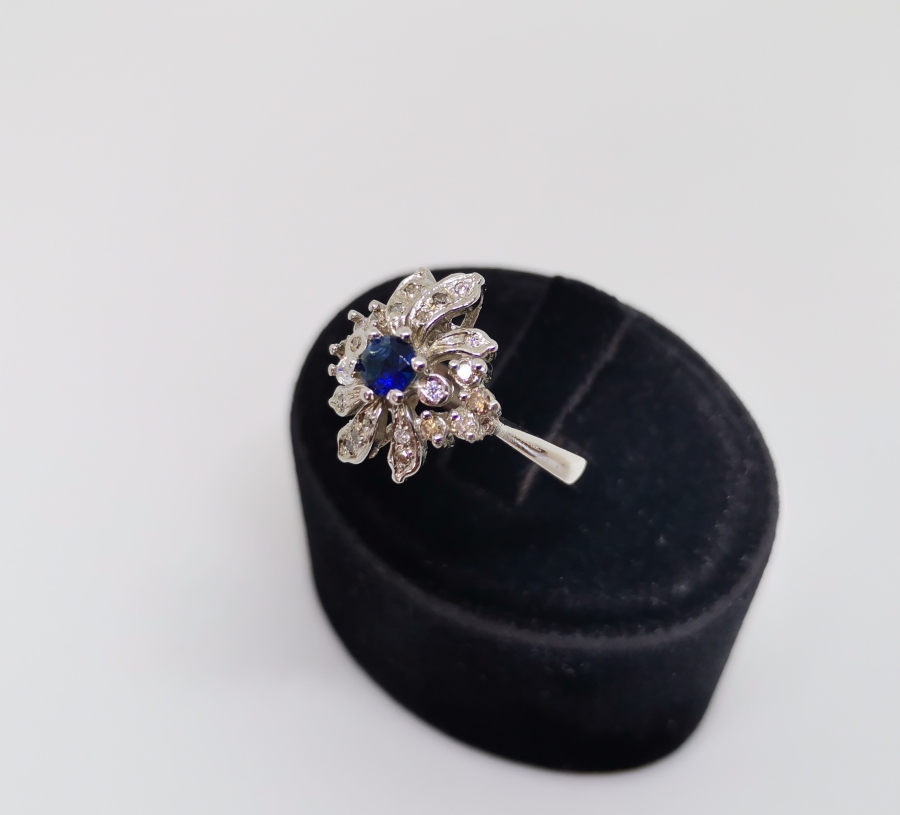 DAĞINIK DAL MODELİ SAFİR VE PIRLANTA TAŞLI YÜZÜK