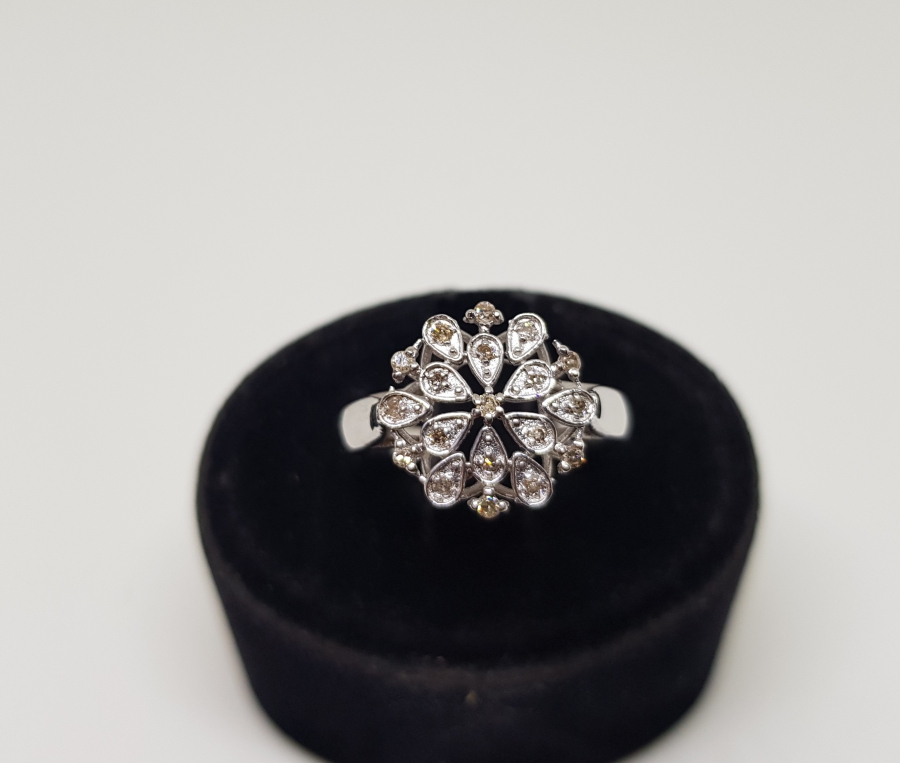 YAPRAKLI MODEL PIRLANTA TAŞLI YÜZÜK