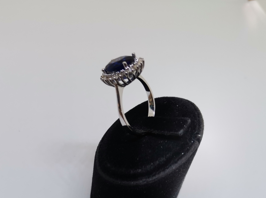 PIRLANTA VE SAFİR TAŞLI GÜNEŞ MODELİ YÜZÜK