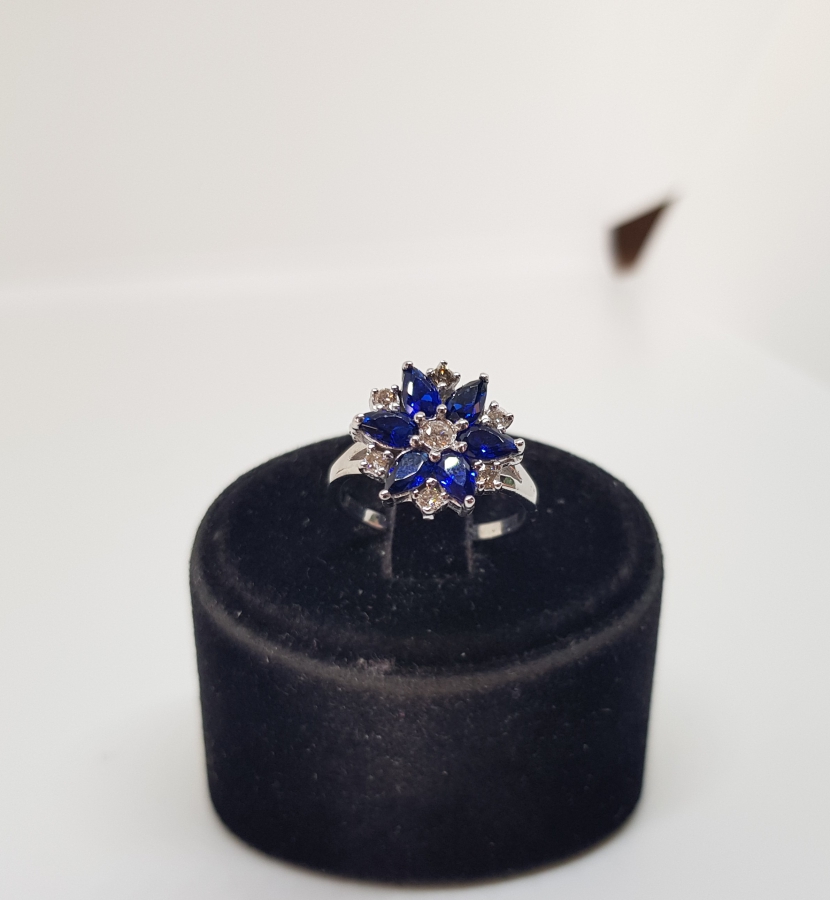 SAFİR VE PIRLANTA TAŞLI GÜNEŞ MODEL YÜZÜK