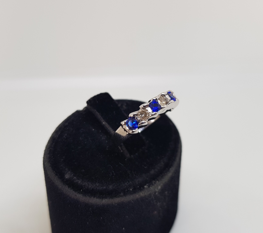 SAFİR VE PIRLANTA TAŞLI AYRIK MODEL YÜZÜK