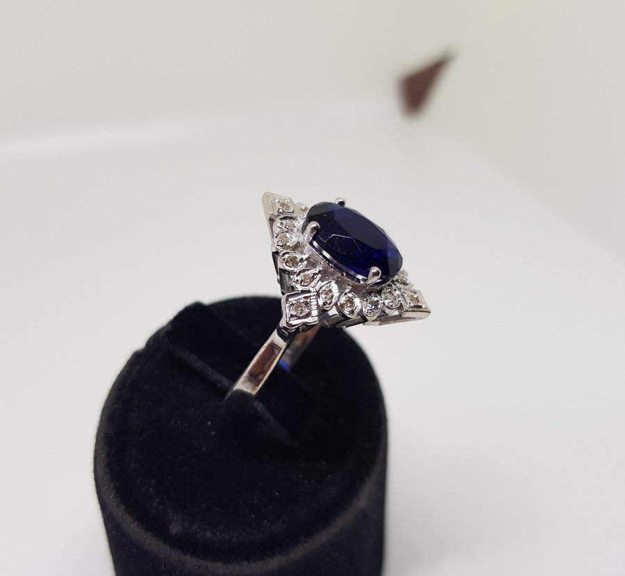 SAFİR VE PIRLANTA TAŞLI GEOMETRİK MODEL YÜZÜK