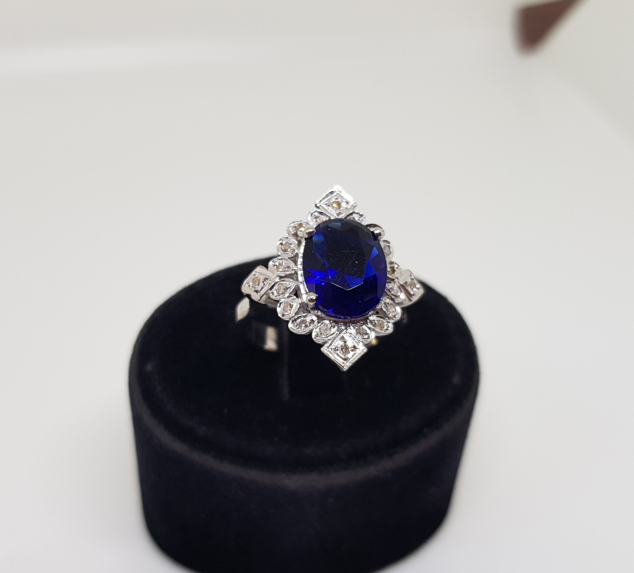 SAFİR VE PIRLANTA TAŞLI GEOMETRİK MODEL YÜZÜK