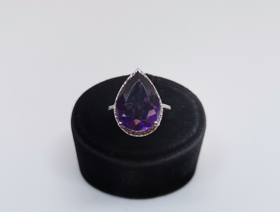 AMETİST VE PIRLANTA TAŞLI DAMLA MODEL BÜYÜK YÜZÜK