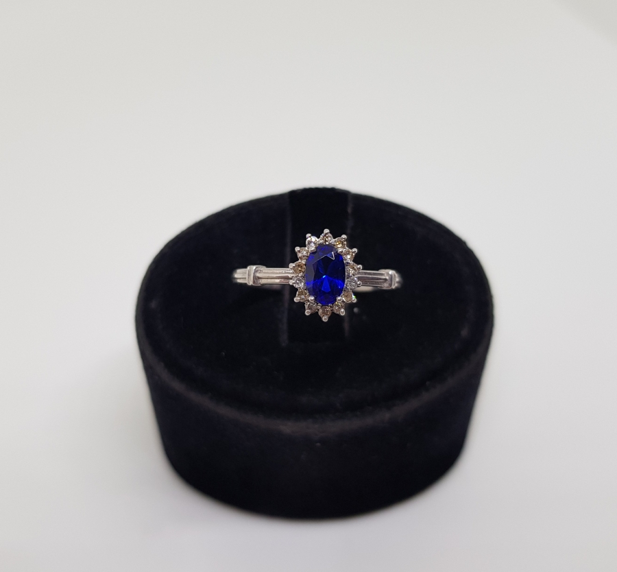 MİNİ GÜNEŞ MODELİ SAFİR VE PIRLANTA TAŞLI YÜZÜK