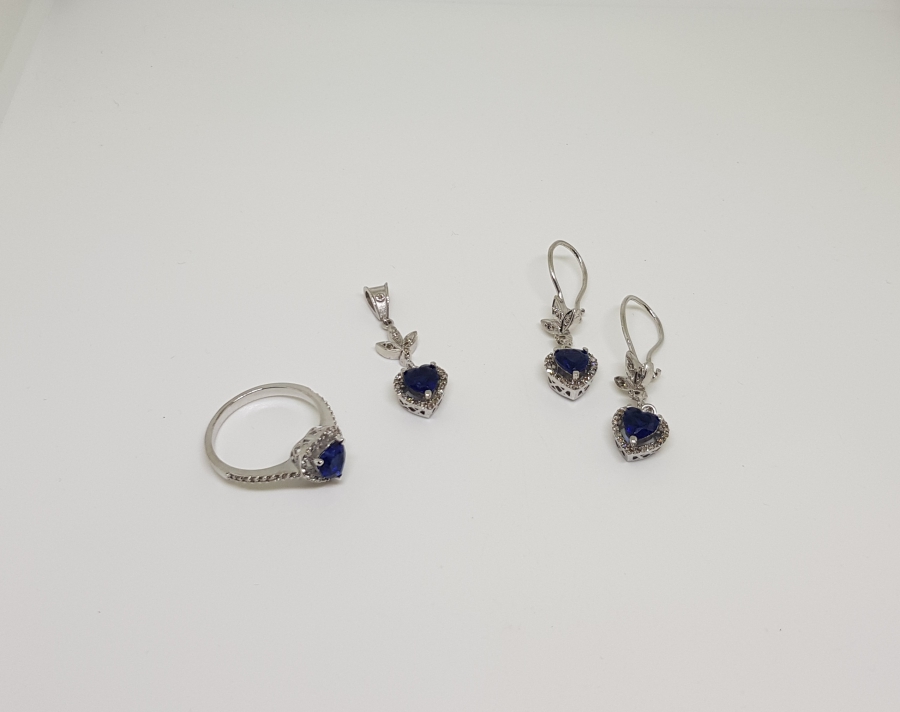 PIRLANTA VE SAFİR TAŞLI KALPLİ MODEL TAM SET