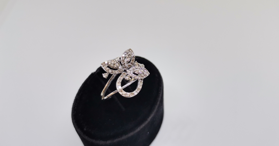 FİYONK MODEL PIRLANTA YÜZÜK