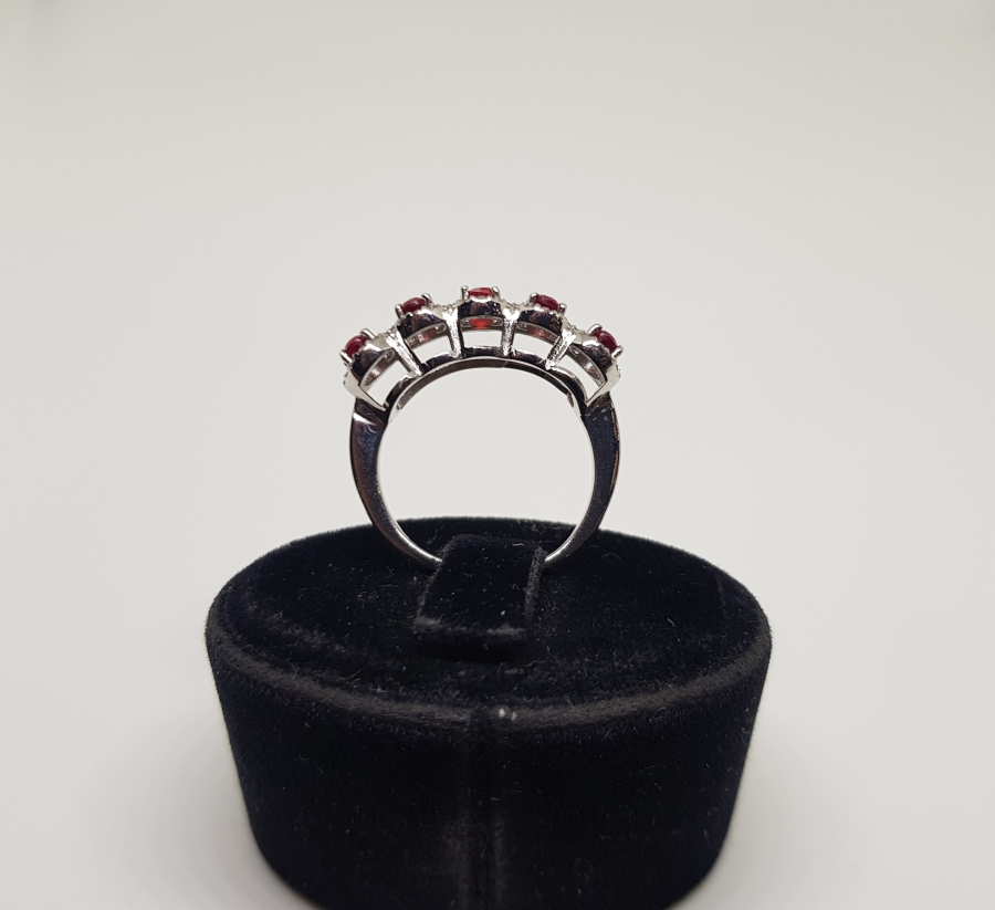 PIRLANTA VE YAKUT TAŞLI BEŞLİ SIRA MODEL YÜZÜK