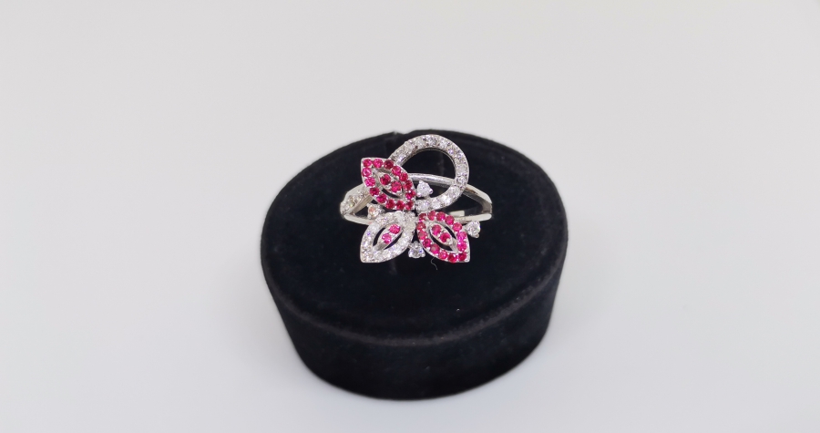 FİYONK MODEL YAKUT VE  PIRLANTA TAŞLI YÜZÜK