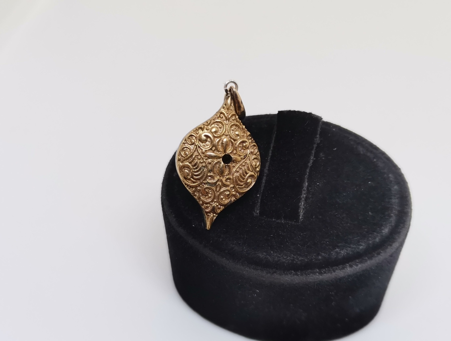 BÜYÜK DAMLA MODELİ ELMAS TAŞLI KOLYE UCU