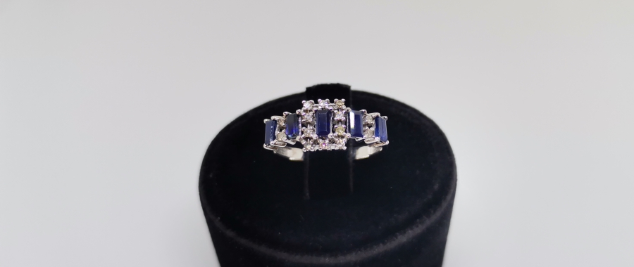 SAFİR VE PIRLANTA TAŞLI YARIM TAMTUR YÜZÜK