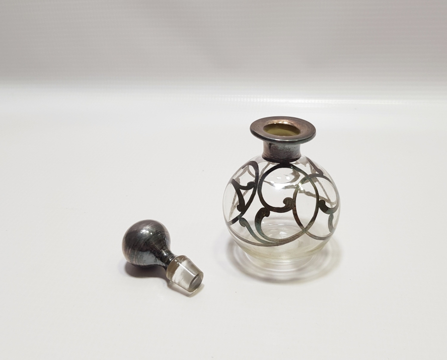 GÜMÜŞ AKITMA İŞÇİLİKLİ ÖZEL YAPIM OSMANLI DÖNEMİ ÇOK NADİR KAPAKLI PARFÜM ŞİŞESİ