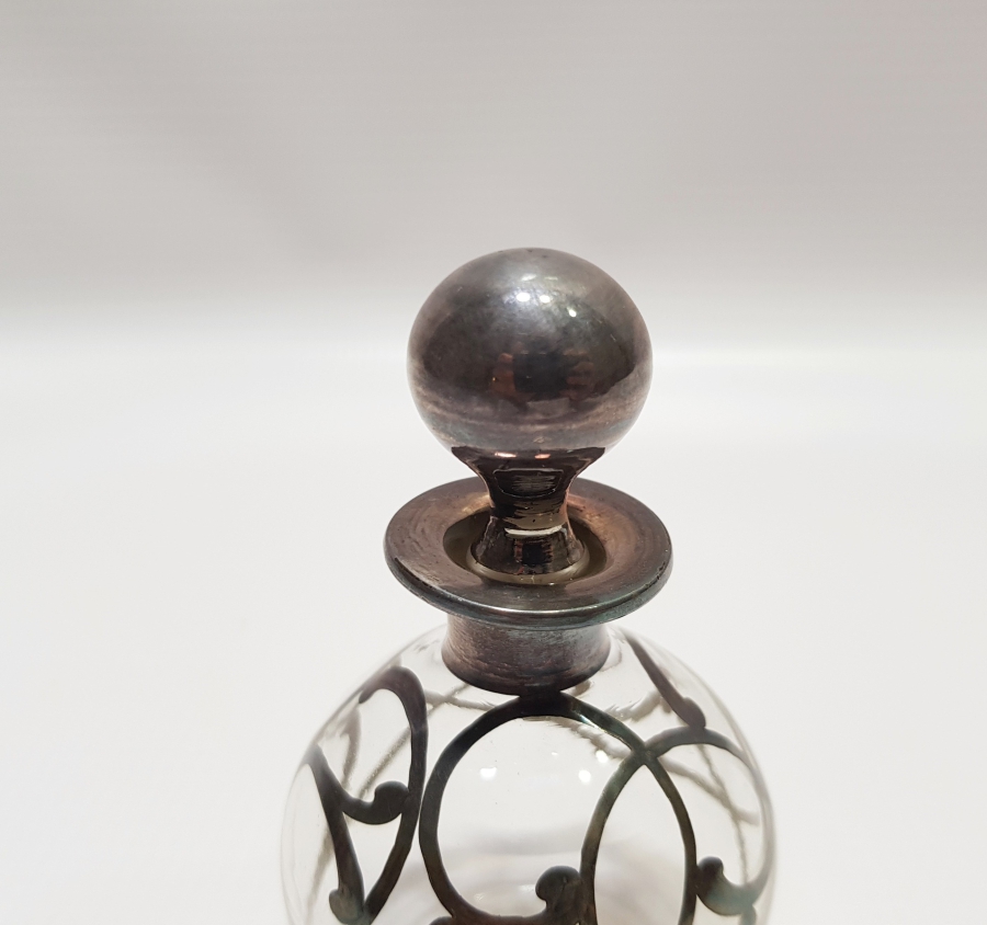 GÜMÜŞ AKITMA İŞÇİLİKLİ ÖZEL YAPIM OSMANLI DÖNEMİ ÇOK NADİR KAPAKLI PARFÜM ŞİŞESİ