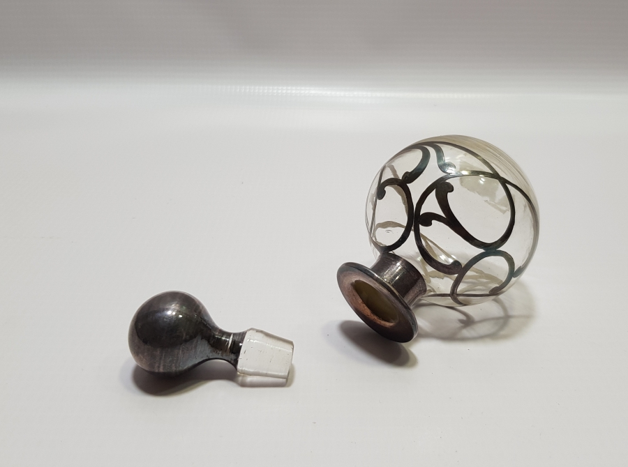 GÜMÜŞ AKITMA İŞÇİLİKLİ ÖZEL YAPIM OSMANLI DÖNEMİ ÇOK NADİR KAPAKLI PARFÜM ŞİŞESİ