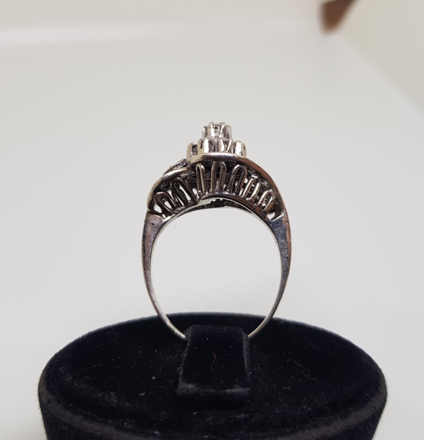 BÜYÜK SALYANGOZ MODELİ FRANSIZ YAPIMI 9 AYAR ALTIN MONTÜRLÜ PIRLANTA TAŞLI YÜZÜK