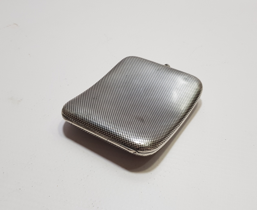 ÜZERİ ALTIN İNSİYALLİ OSMANLI DÖNEMİ DAMALI SİGARA TABAKASI