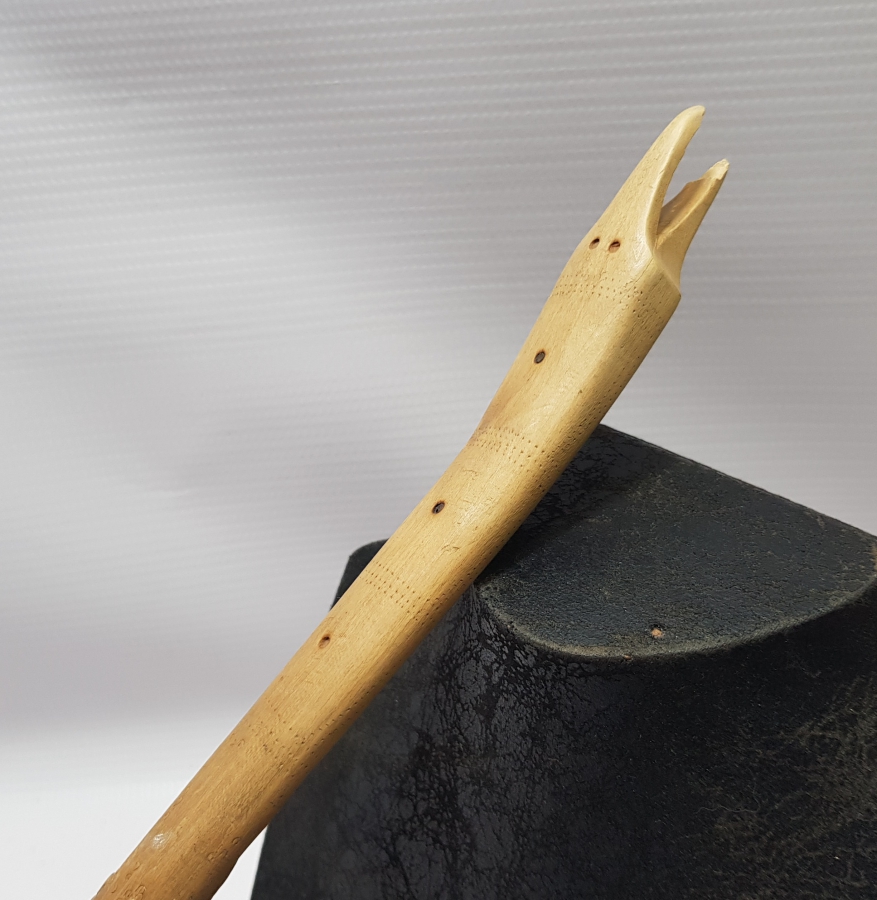 OSMANLI DÖNEMİ NADİR FORMDA TEKKE İŞİ SIRT KAŞIYICI