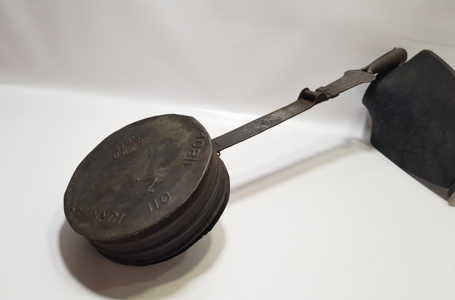 NADİR FORMDA OSMANLI DÖNEMİ SAPI İŞLEMELİ KAPAKLI LEBLEBİ KAVURACI