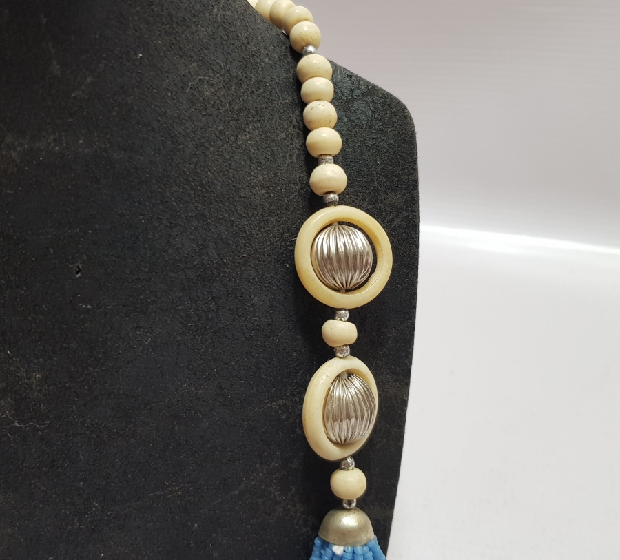 KEMİK VE OPAL BONCUKLARLA SÜSLÜ TAMAMI EL YAPIMI VE UZAKDOĞU İŞİ ANTİKA GERDANLIK