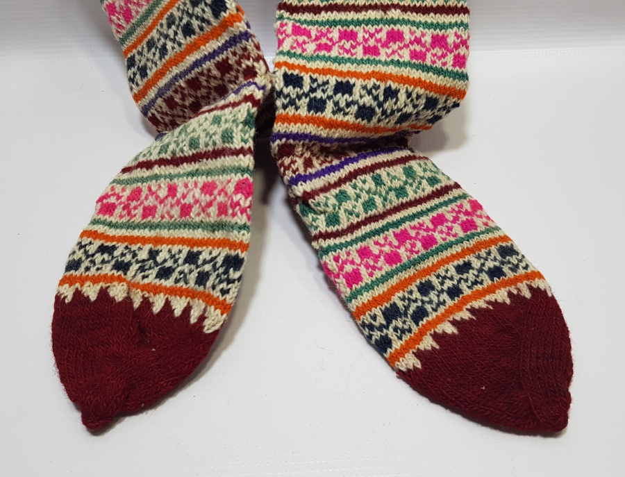 OSMANLI DÖNEMİ TAMAMI EL ÖRME BERGAMA KOZAK YÖRESİ YÖRÜK ÇORABI