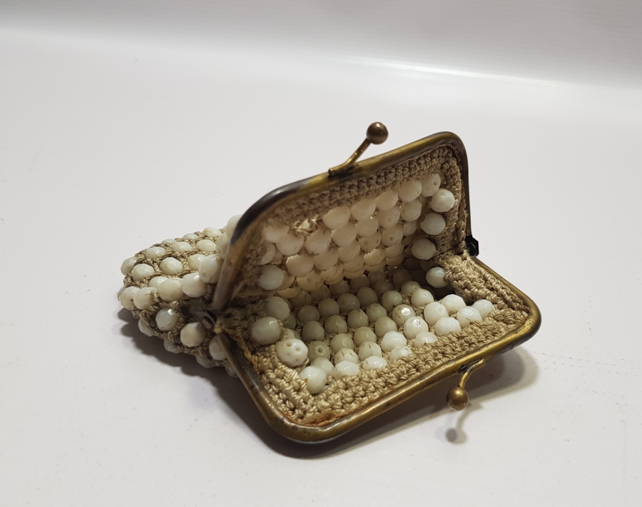 OSMANLI DÖNEMİ EL YAPIMI OPAL BONCUKLU NADİR ÇANTA