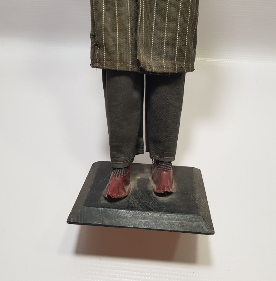 OSMANLI DÖNEMİ BALMUMU VE ORİJİNAL SAKAL İLE YAPILMIŞ DERVİŞ FİGÜRÜ