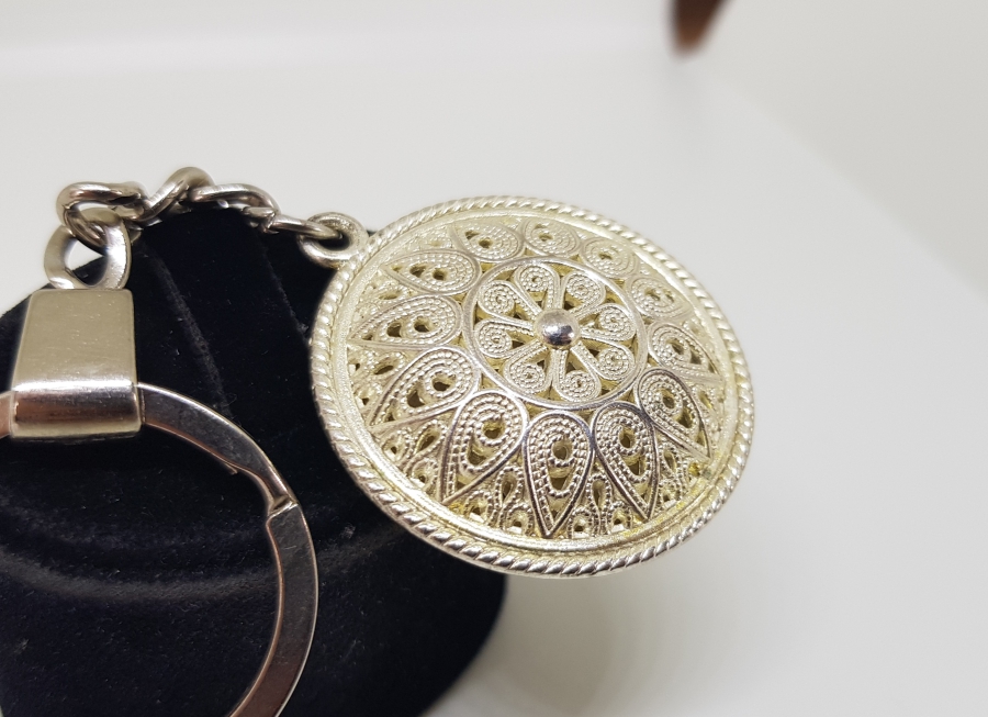 TELKARİ İŞÇİLİKLİ ANTİKA GÜMÜŞ ANAHTARLIK