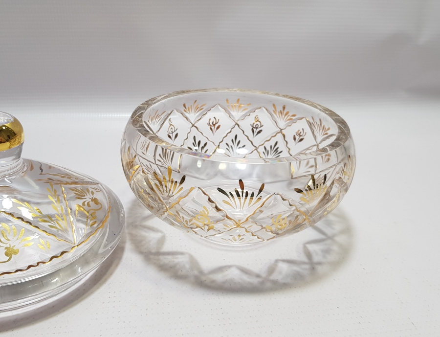 ÜZERİ ALTIN VERMEYLİ BEYKOZ TARZI ANTİKA ŞEKERLİK