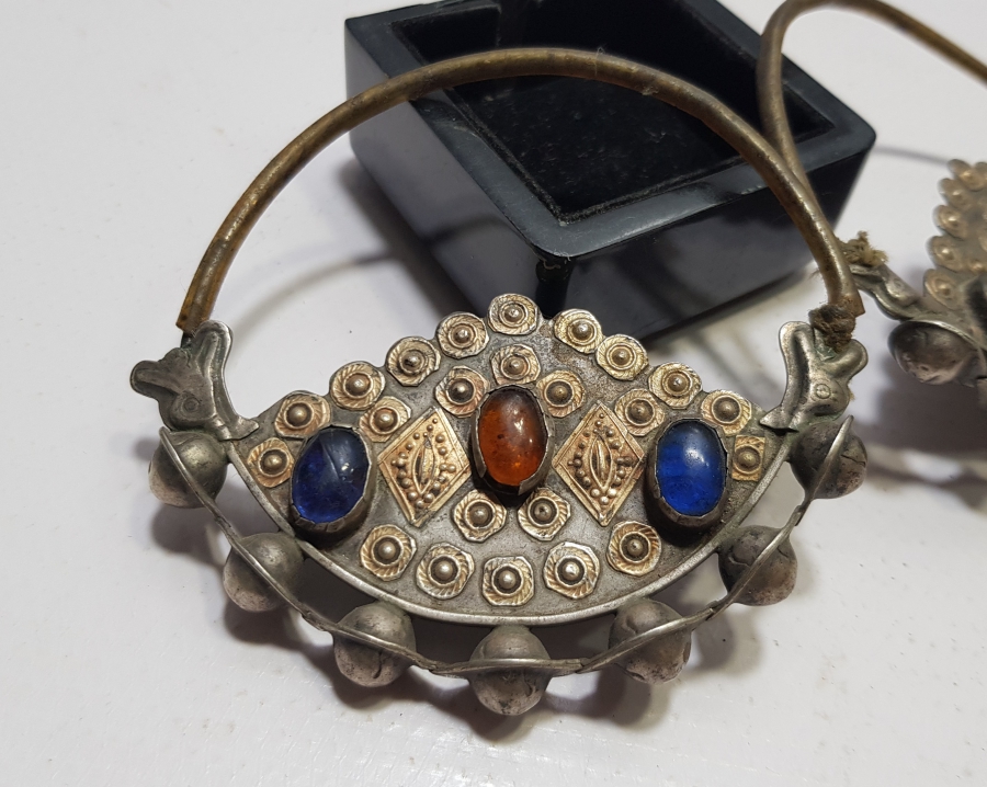 OSMANLI DÖNEMİ ÜZERİ DOĞAL TAŞLARLA SÜSLÜ BALIK FORMLU ERMENİ İŞİ BÜYÜK BOY GELİN KÜPESİ