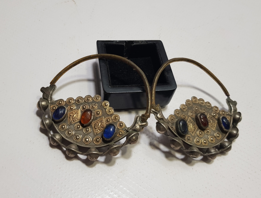 OSMANLI DÖNEMİ ÜZERİ DOĞAL TAŞLARLA SÜSLÜ BALIK FORMLU ERMENİ İŞİ BÜYÜK BOY GELİN KÜPESİ