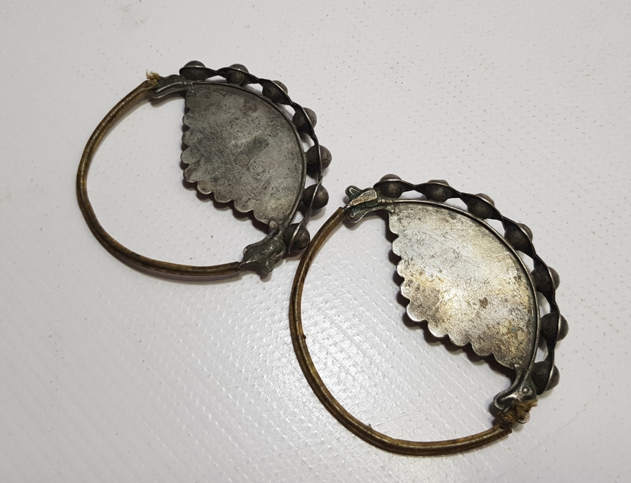 OSMANLI DÖNEMİ ÜZERİ DOĞAL TAŞLARLA SÜSLÜ BALIK FORMLU ERMENİ İŞİ BÜYÜK BOY GELİN KÜPESİ