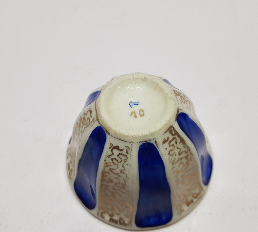 ÜZERİ ALTIN VARAKLI VE EL BOYAMA OSMANLI DÖNEMİ BÜYÜK BOY PORSELEN ZARF FİNCANI