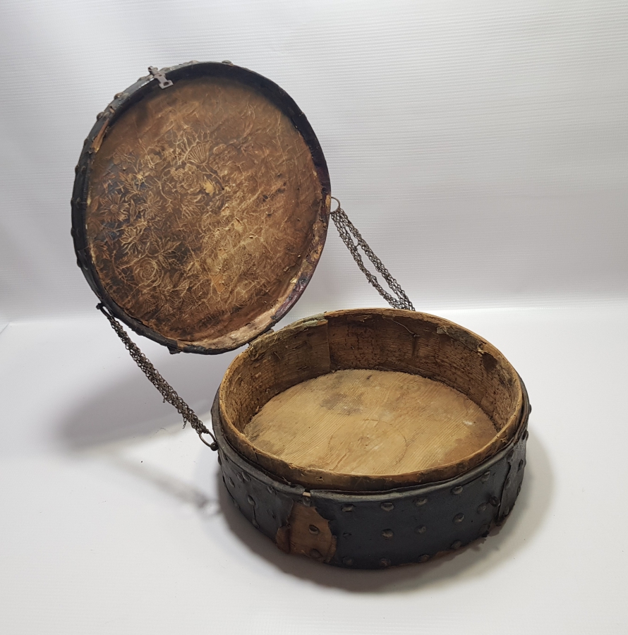 OSMANLI DÖNEMİ DEV BOYDA TEKKE İŞİ KABARALI KUTSAL EMANET SANDIĞI