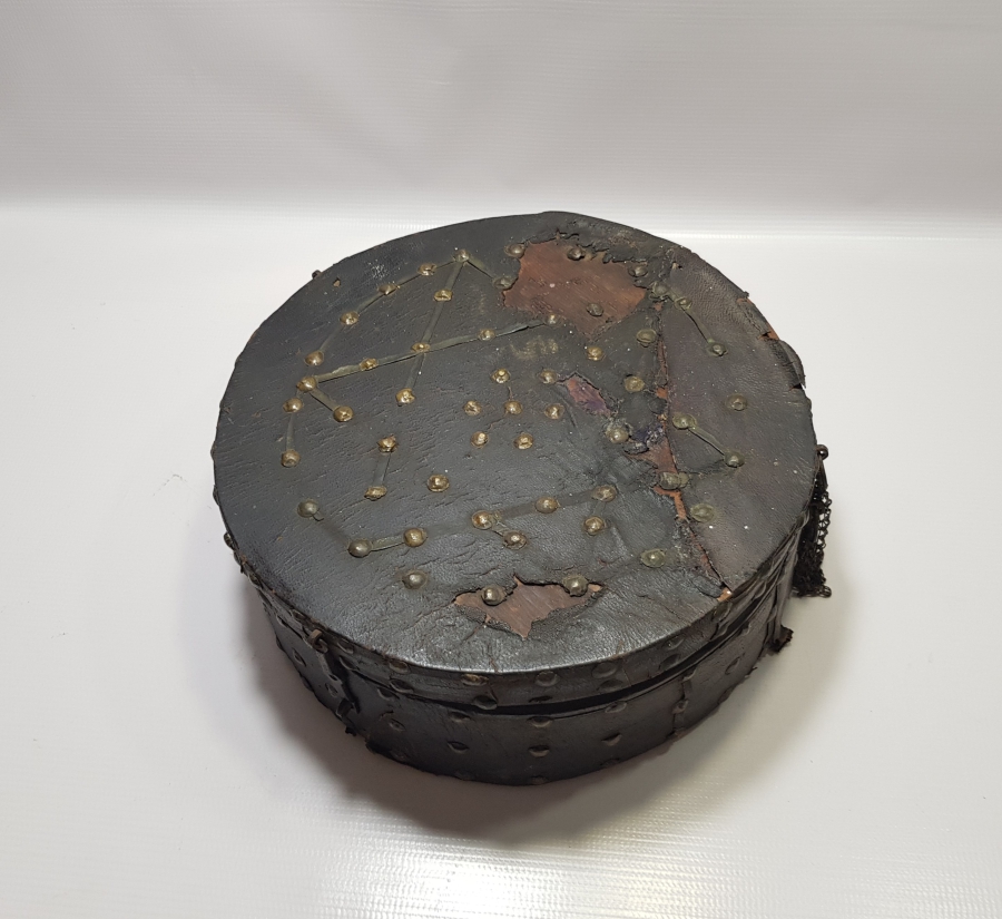 OSMANLI DÖNEMİ DEV BOYDA TEKKE İŞİ KABARALI KUTSAL EMANET SANDIĞI