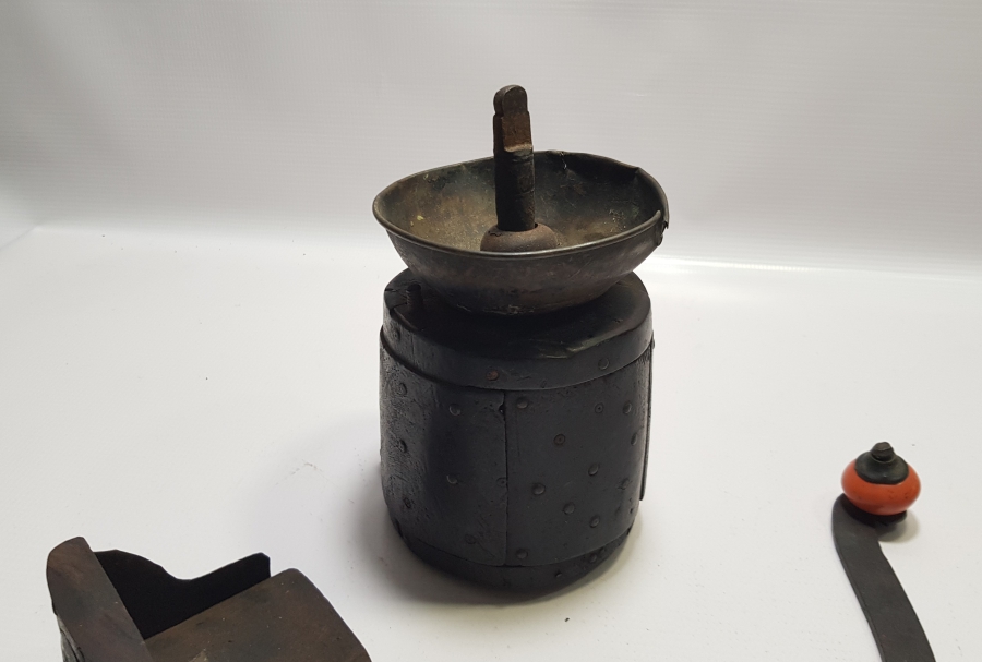 OSMANLI DÖNEMİ NADİR FORM VE BOYDA SEYYAR KAHVE SATICISI DEĞİRMENİ