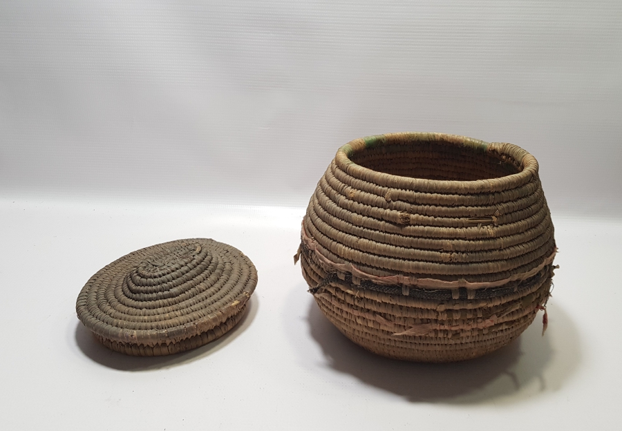 OSMANLI DÖNEMİ HURMA YAPRAĞINDAN YAPILMIŞ HİCAZ İŞİ NADİR KAPAKLI HURMA ZEMBİLİ