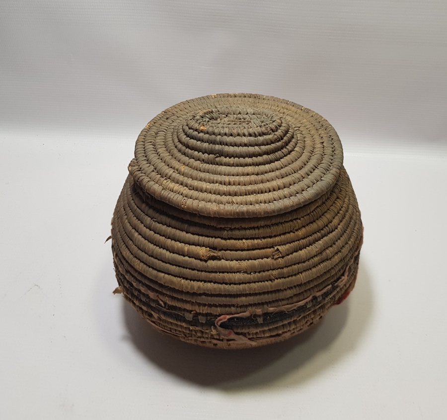 OSMANLI DÖNEMİ HURMA YAPRAĞINDAN YAPILMIŞ HİCAZ İŞİ NADİR KAPAKLI HURMA ZEMBİLİ